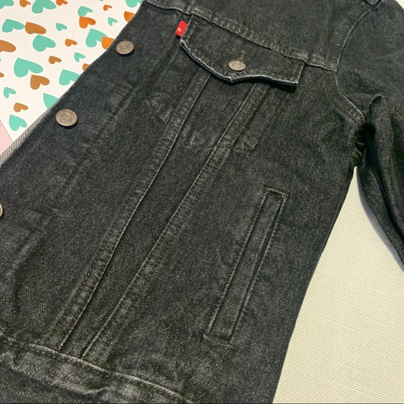 Levi’s Fringe Trucker Denim Jacket - Picture 10 of 12
